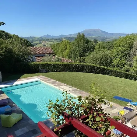 Vila Cozy Family For 10 People, Pool Saint-Pée-sur-Nivelle